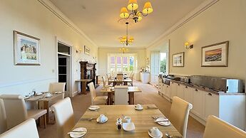 Invernairne Guest House