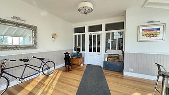 Invernairne Guest House