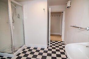 Invernairne Guest House