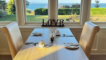 Invernairne Guest House