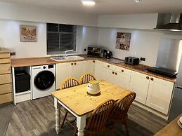 Invernairne Guest House