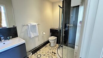 Invernairne Guest House