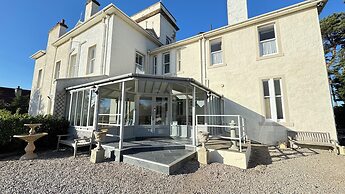 Invernairne Guest House