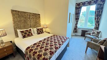 Invernairne Guest House