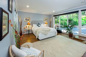 Holly Lodge