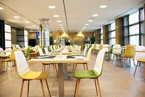 Crowne Plaza Madrid Airport by IHG