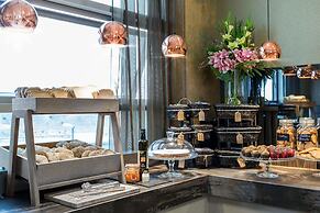 Crowne Plaza Madrid Airport by IHG