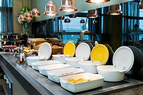 Crowne Plaza Madrid Airport by IHG
