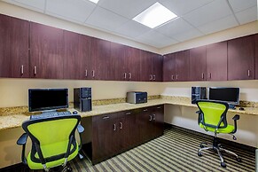 La Quinta Inn & Suites by Wyndham Fowler