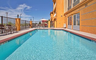 La Quinta Inn & Suites by Wyndham Fowler