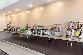 La Quinta Inn & Suites by Wyndham Fowler