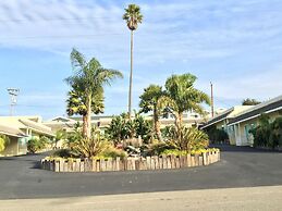 Beach Bungalow Inn and Suites
