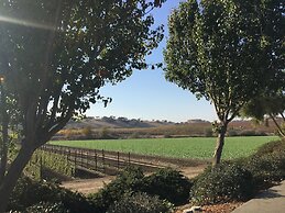 Beach Bungalow Inn and Suites