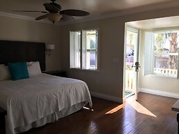 Beach Bungalow Inn and Suites