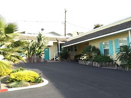 Beach Bungalow Inn and Suites