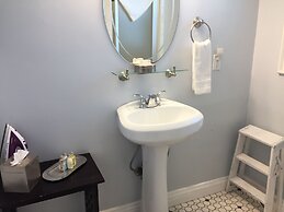 Beach Bungalow Inn and Suites