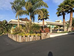 Beach Bungalow Inn and Suites