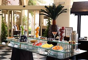 Al Bander Hotel & Resort