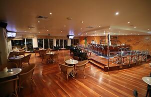 Al Bander Hotel & Resort