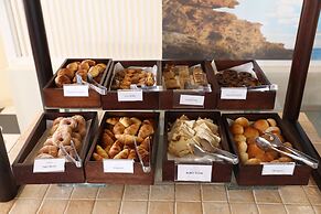 Al Bander Hotel & Resort