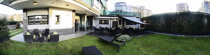 Acca Palace Hotel