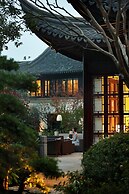 Four Seasons Hotel Hangzhou at West Lake