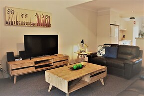 Outrigger Bay Apartments