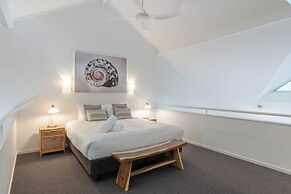 Outrigger Bay Apartments