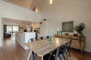 Outrigger Bay Apartments