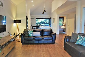 Outrigger Bay Apartments