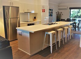 Outrigger Bay Apartments