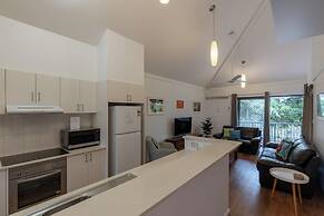 Outrigger Bay Apartments