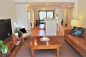 Outrigger Bay Apartments