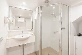 Outrigger Bay Apartments
