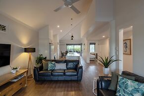 Outrigger Bay Apartments