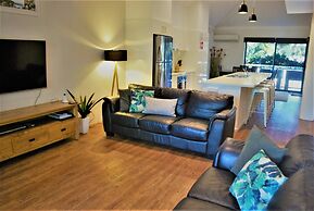 Outrigger Bay Apartments