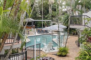 Outrigger Bay Apartments