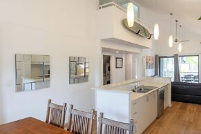 Outrigger Bay Apartments