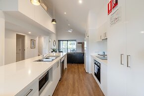 Outrigger Bay Apartments