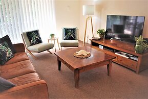 Outrigger Bay Apartments