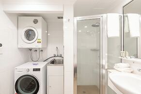 Outrigger Bay Apartments