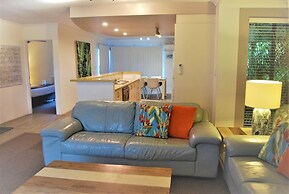 Outrigger Bay Apartments