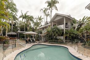 Outrigger Bay Apartments