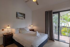 Outrigger Bay Apartments