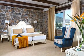 Alexander Beach Hotel & Village Resort