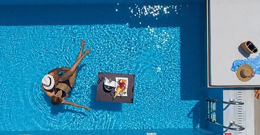 Alexander Beach Hotel & Village Resort