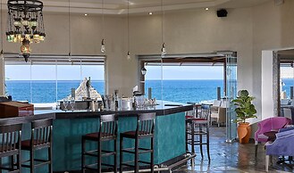 Alexander Beach Hotel & Village Resort