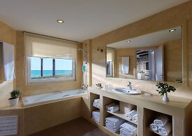 Alexander Beach Hotel & Village Resort