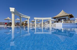 Alexander Beach Hotel & Village Resort