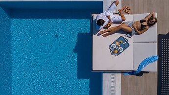 Alexander Beach Hotel & Village Resort